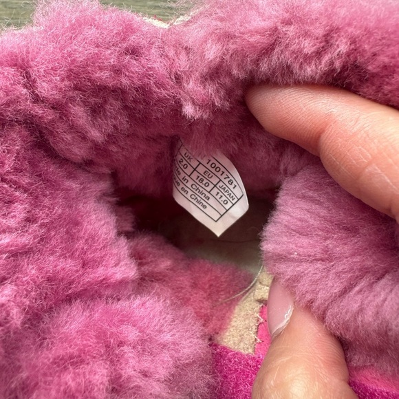 Ugg Pink Leopard Print Boots 2-3 - Picture 8 of 8